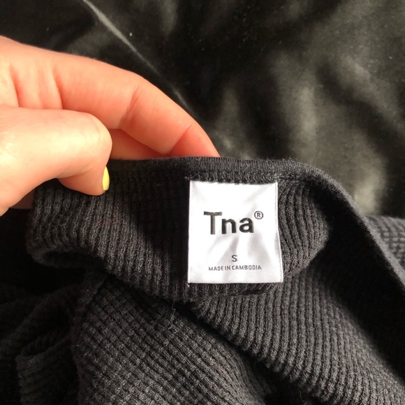 Black TNA long sleeve - Picture 4 of 4